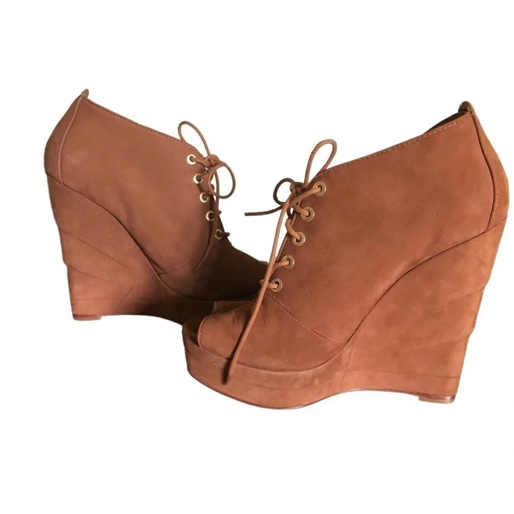 DVF Diane Von Furstenburg Payton Sandlewood Tan Peep Toe Wedge Sandal 7.5